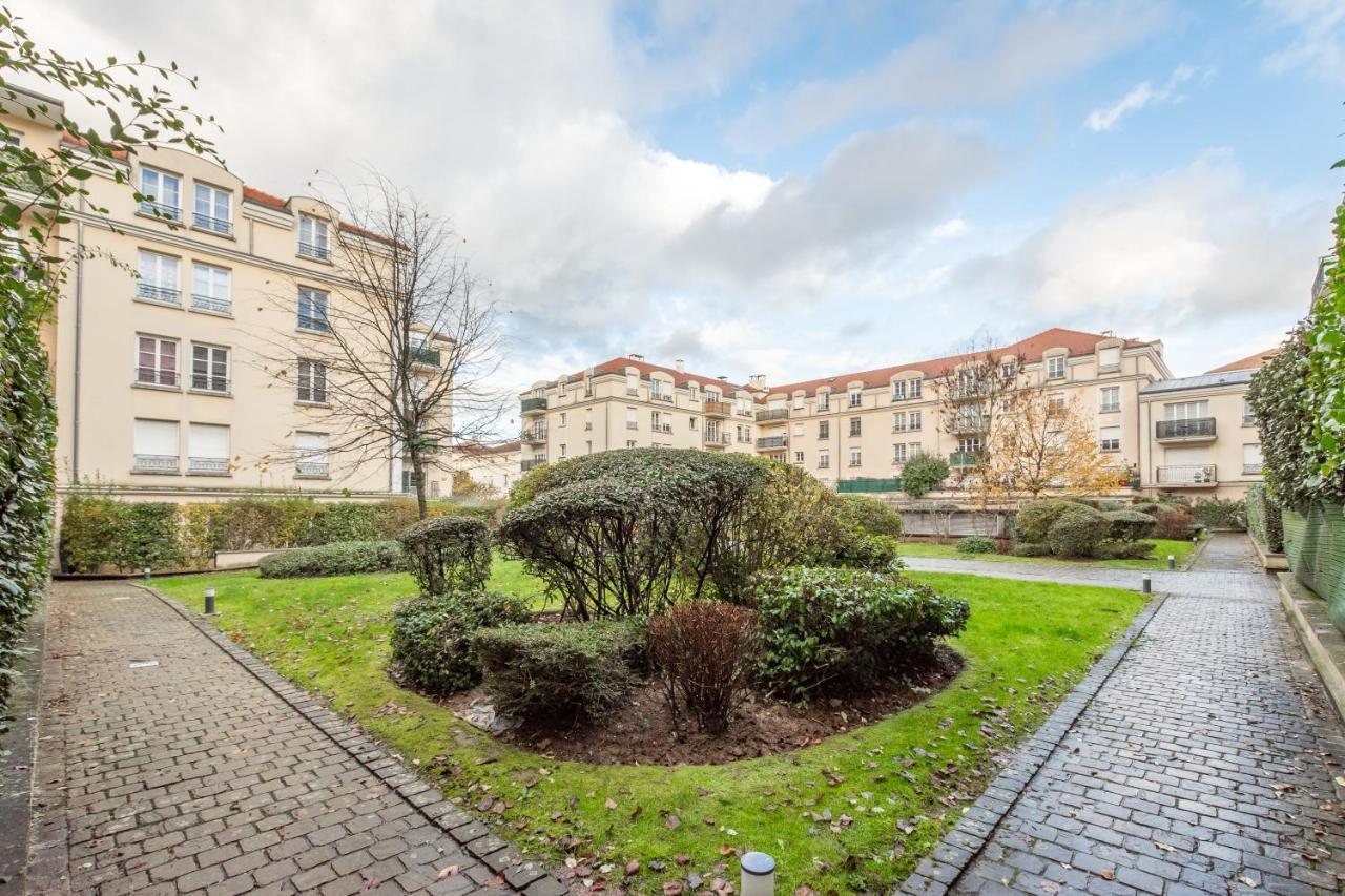 Luxe Flat For 7 - Fairytale Factory Apartment Bussy-Saint-Georges Exterior photo